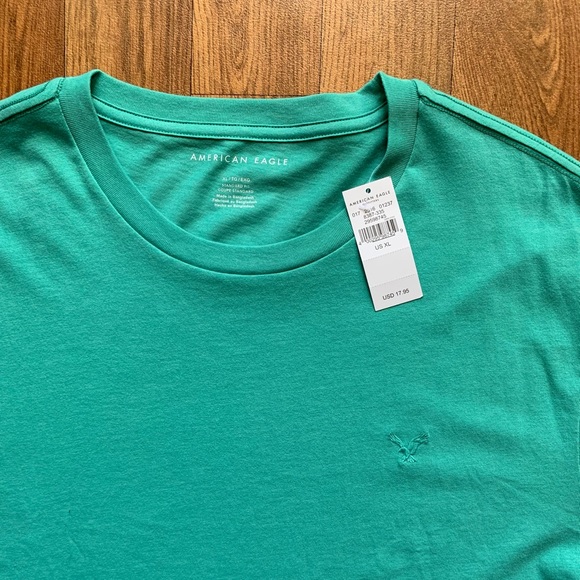 American Eagle Outfitters T-Shirt - Picture 3 of 3
